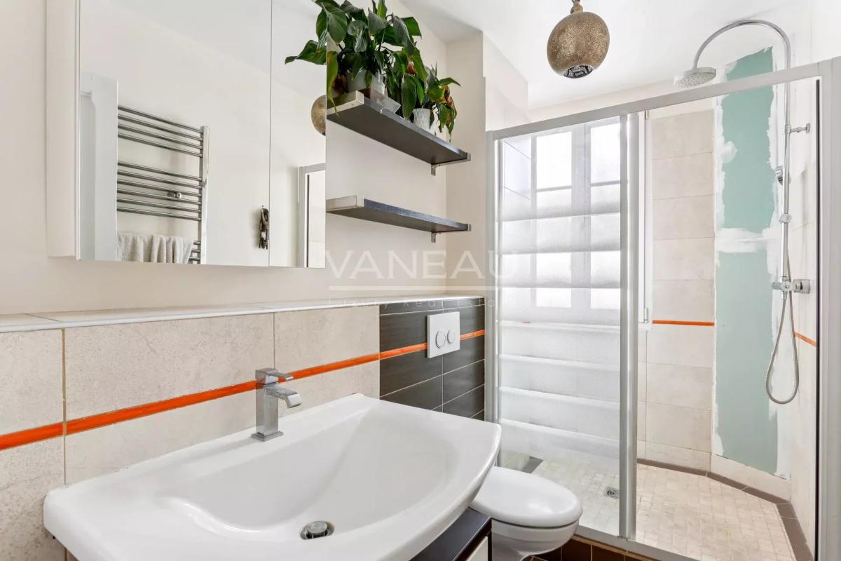 Paris 12e - Porte Dorée - Vues dégagées - étage élevé avec ascen