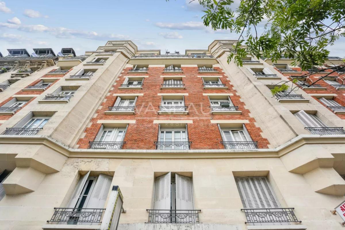 Paris 12e - Porte Dorée - Vues dégagées - étage élevé avec ascen
