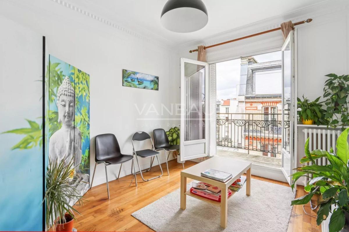 Paris 12e - Porte Dorée - Vues dégagées - étage élevé avec ascen