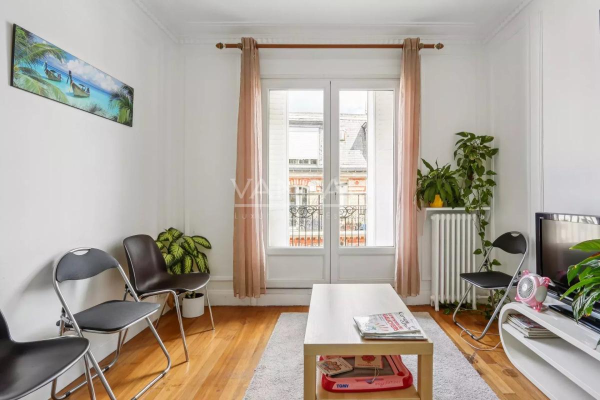 Paris 12e - Porte Dorée - Vues dégagées - étage élevé avec ascen