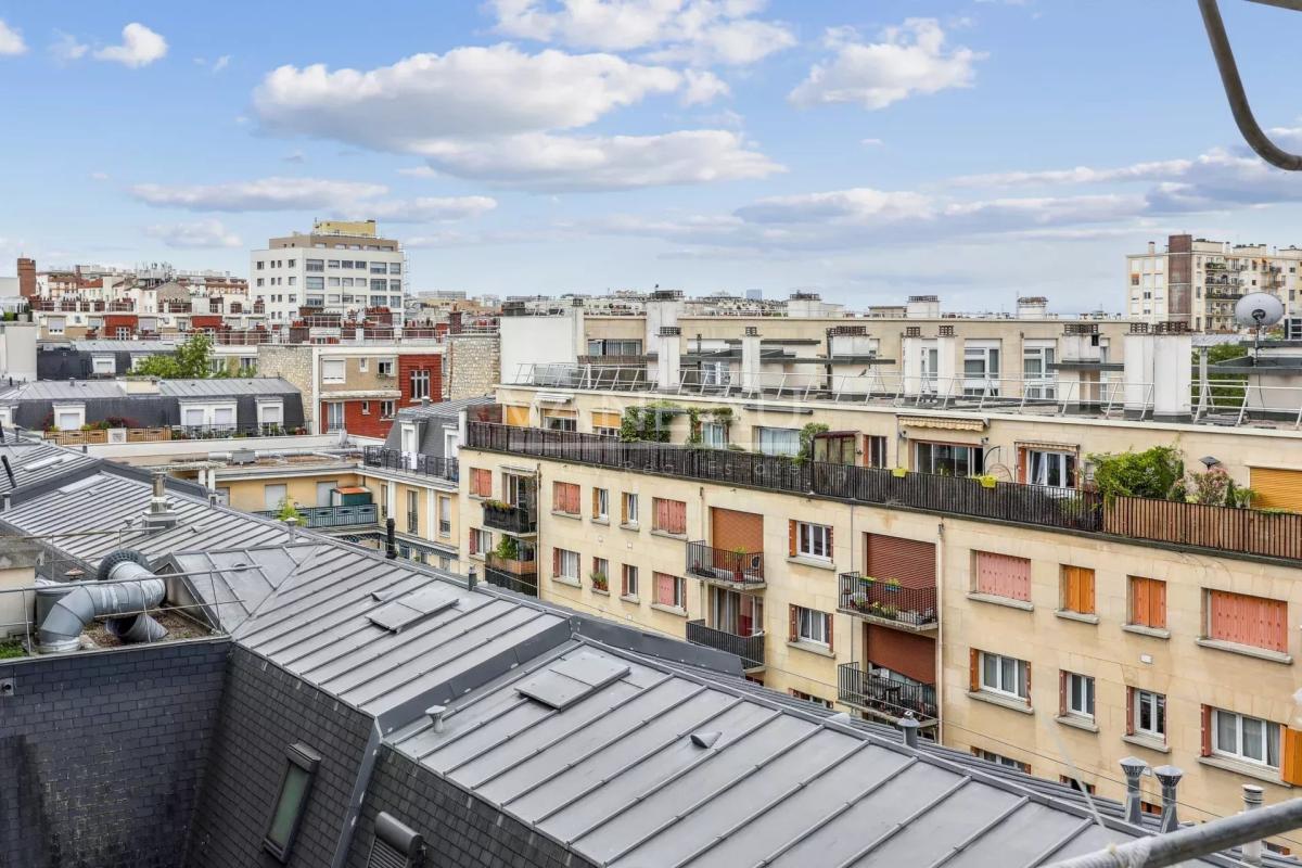 Paris 12e - Porte Dorée - Vues dégagées - étage élevé avec ascen