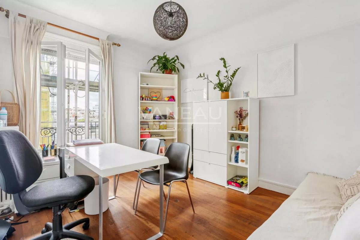 Paris 12e - Porte Dorée - Vues dégagées - étage élevé avec ascen