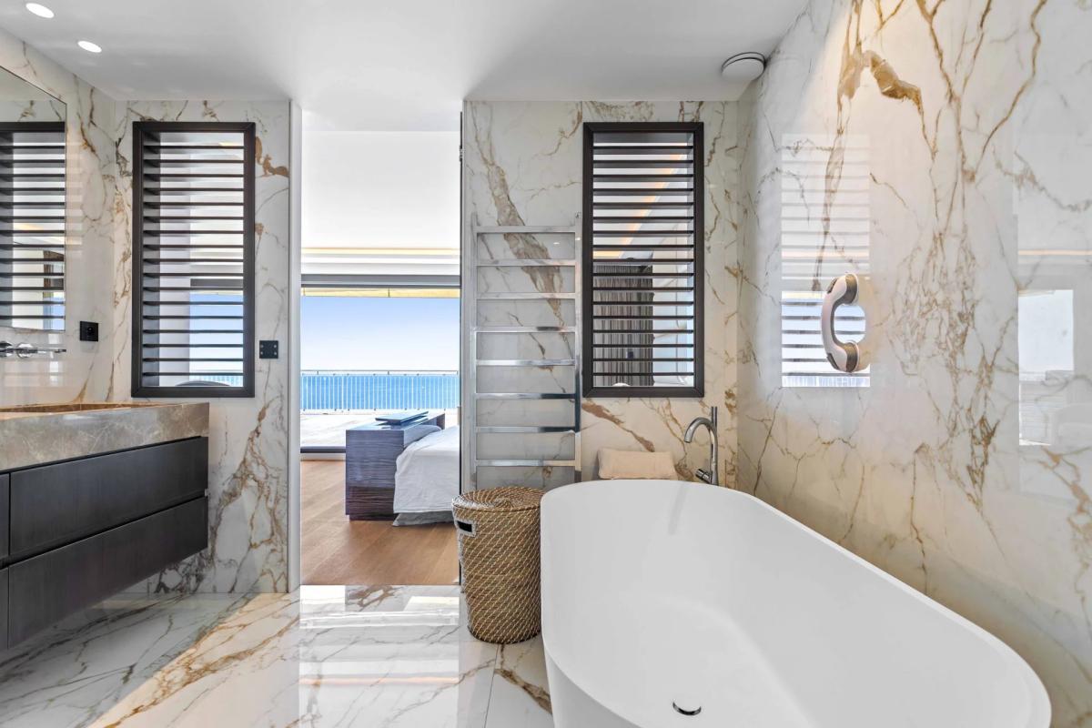 Cannes Plages du Midi - Penthouse 4 pièces vue mer à vendre