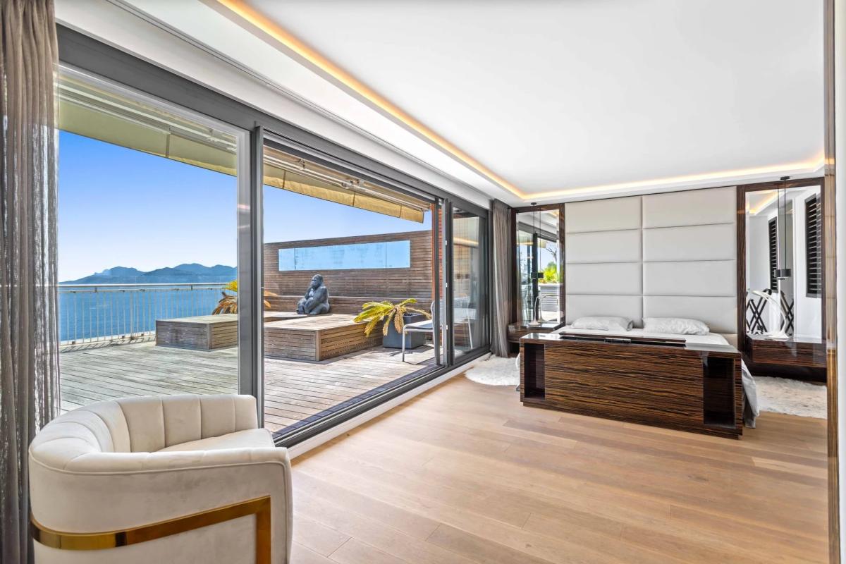 Cannes Plages du Midi - Penthouse 4 pièces vue mer à vendre