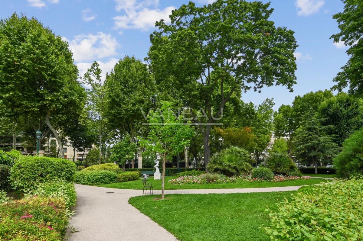 Neuilly - Argenson - Perronet