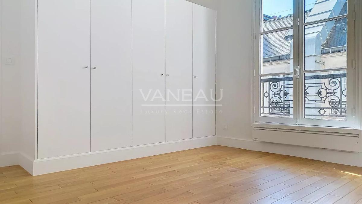 PARIS IV - 3 pièces - rue du Renard