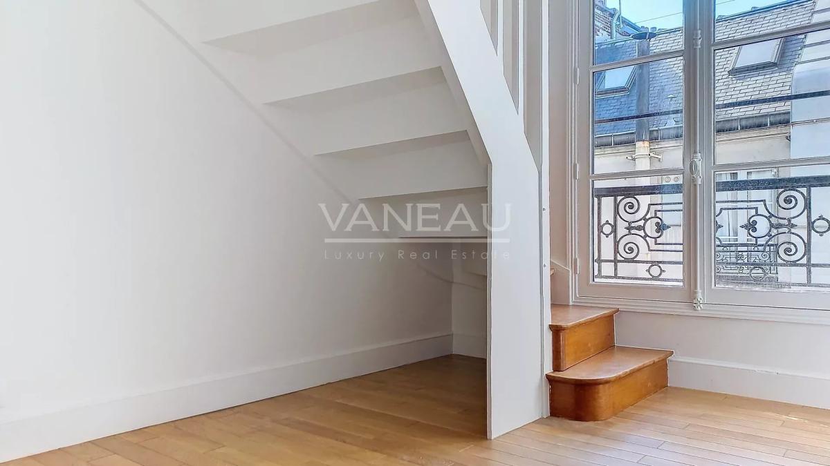 PARIS IV - 3 pièces - rue du Renard