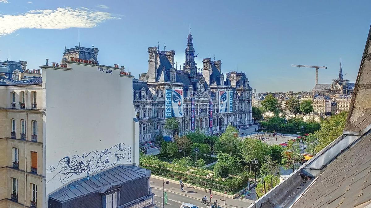 PARIS IV  -  4 pièces  -  rue du Renard