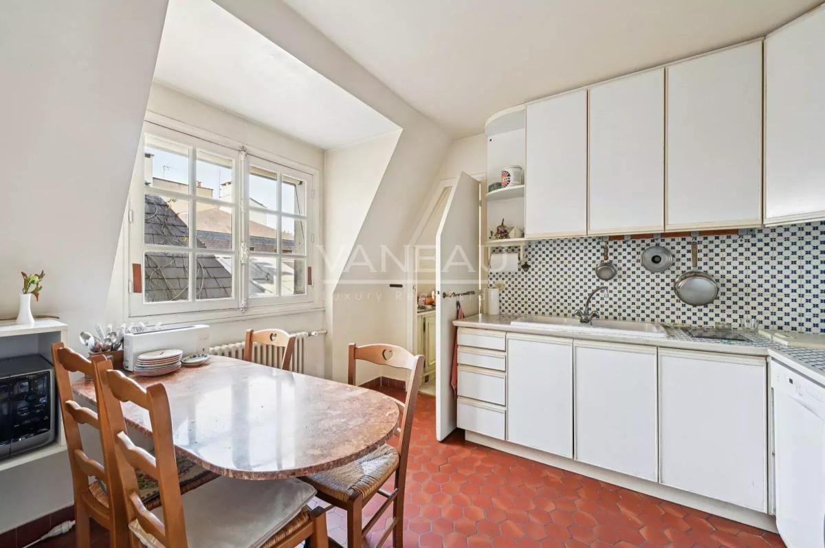 PARIS Ve - Monge / Montebello - Duplex en dernier étage avec vue