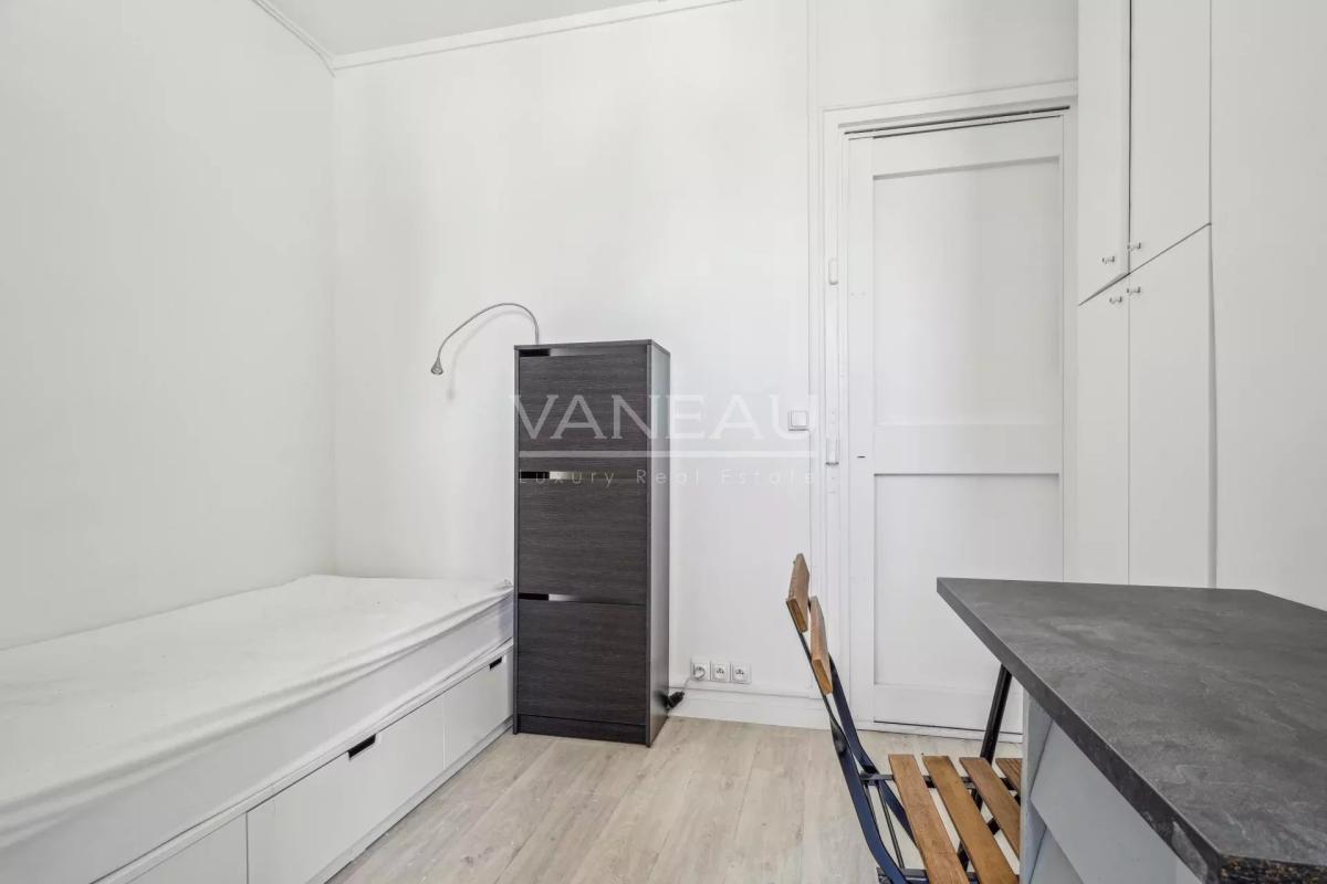 Paris XVIe - Place Victor Hugo / Poincaré - Studette de 10,12 m2