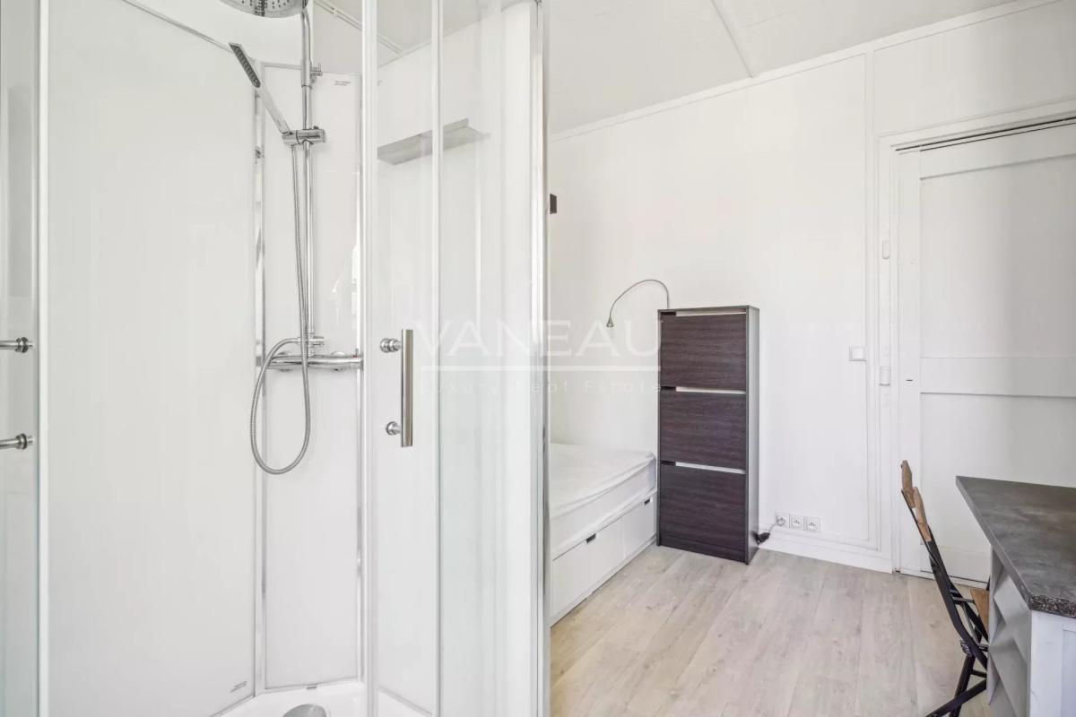 Paris XVIe - Place Victor Hugo / Poincaré - Studette de 10,12 m2