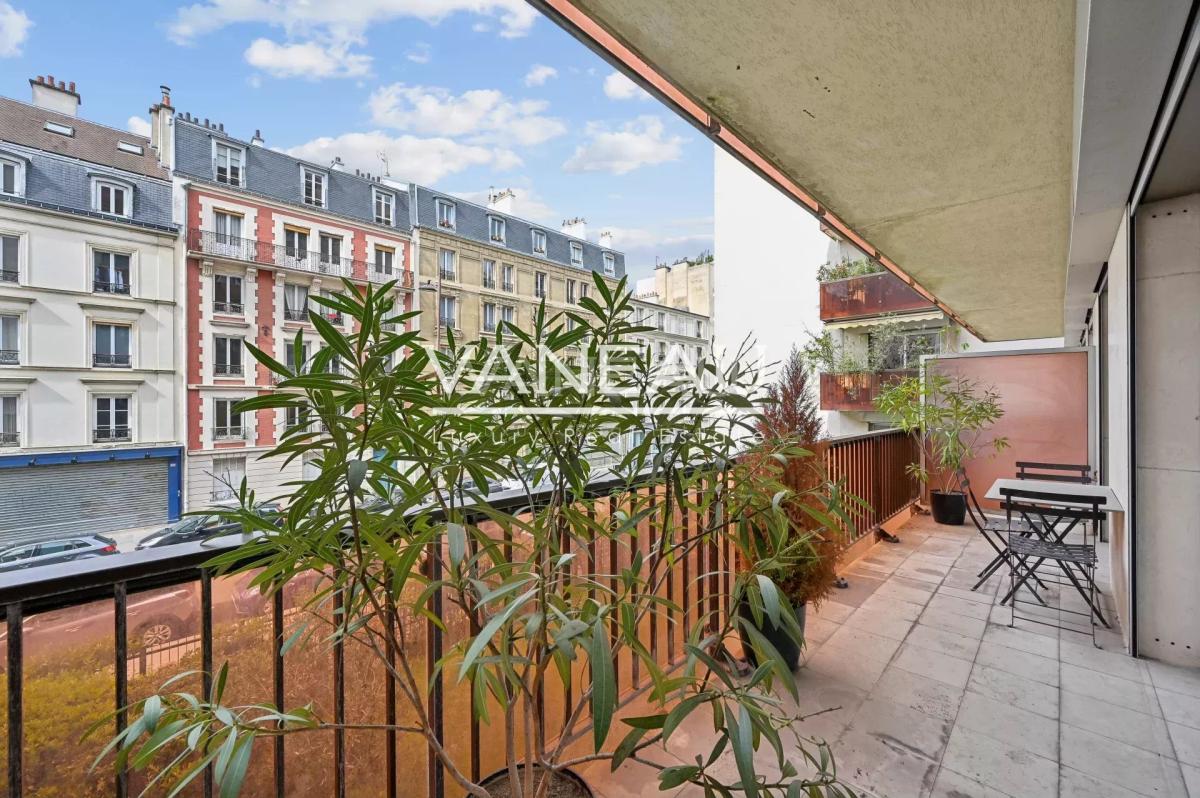 Paris VIIe - PLACE DE BRETEUIL - Appartement avec terrasse