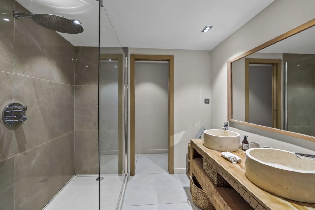 CANNES CROISETTE – UNIQUE VILLA