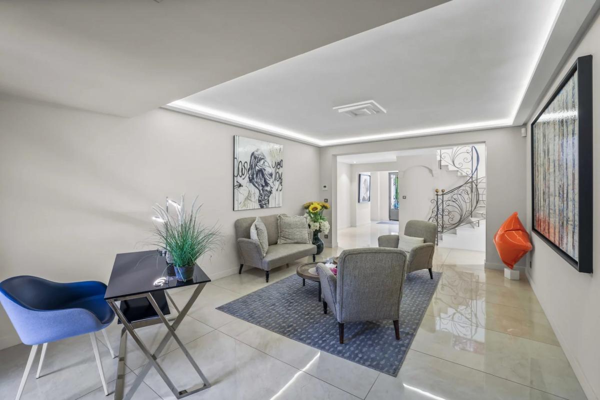 CANNES CROISETTE – UNIQUE VILLA