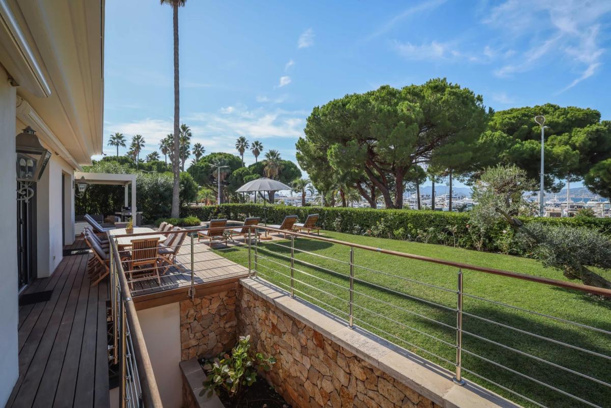 CANNES CROISETTE – UNIQUE VILLA