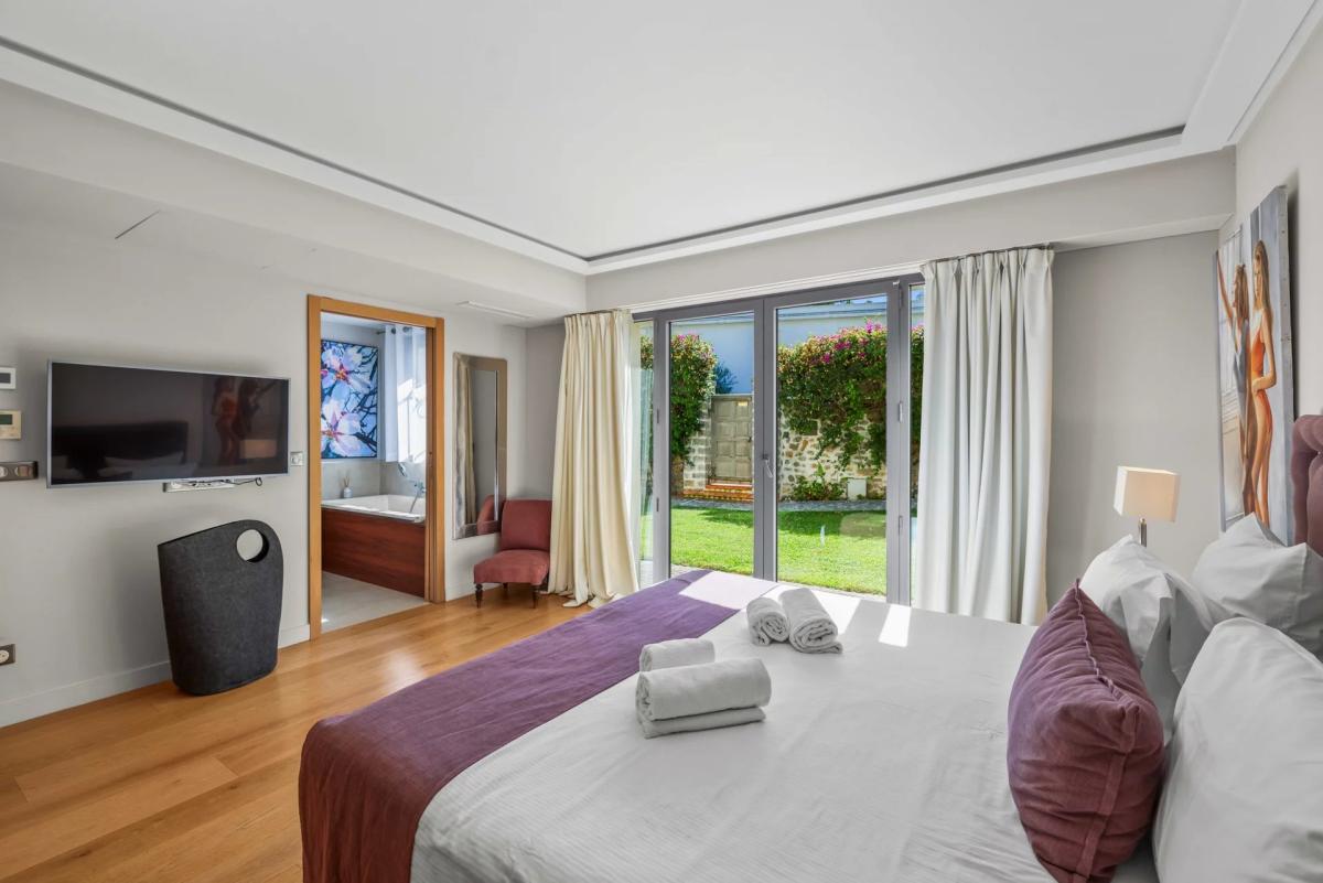 CANNES CROISETTE – UNIQUE VILLA