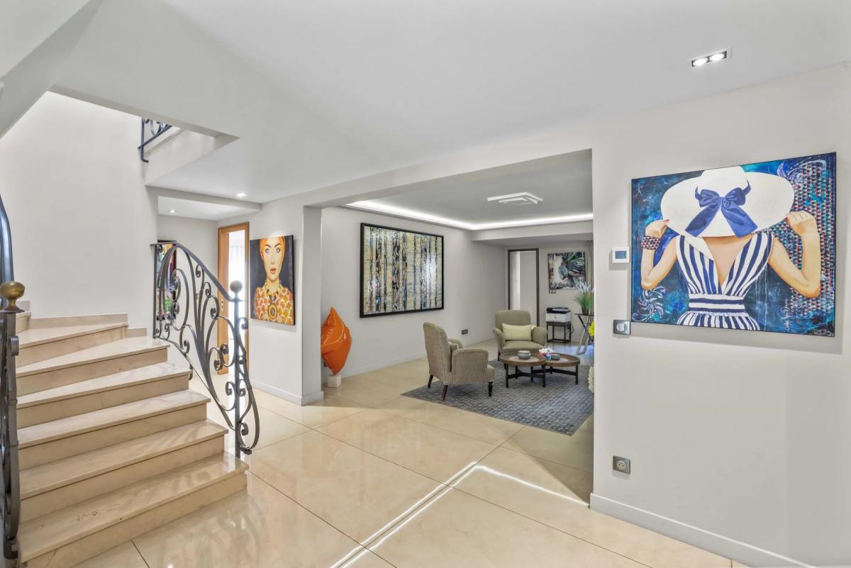 CANNES CROISETTE – UNIQUE VILLA