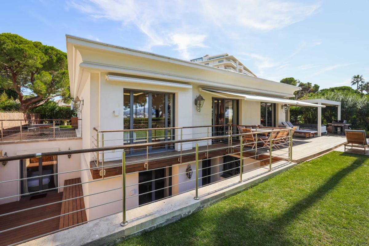 CANNES CROISETTE – UNIQUE VILLA