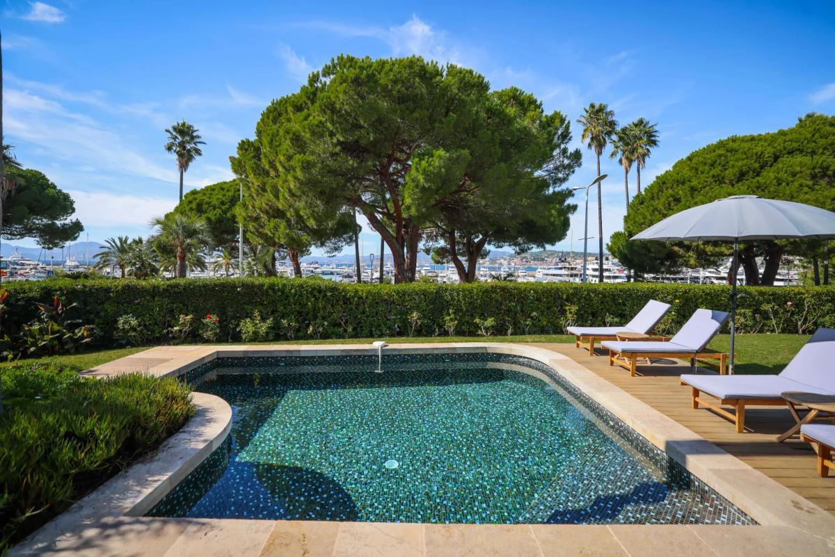 CANNES CROISETTE – UNIQUE VILLA