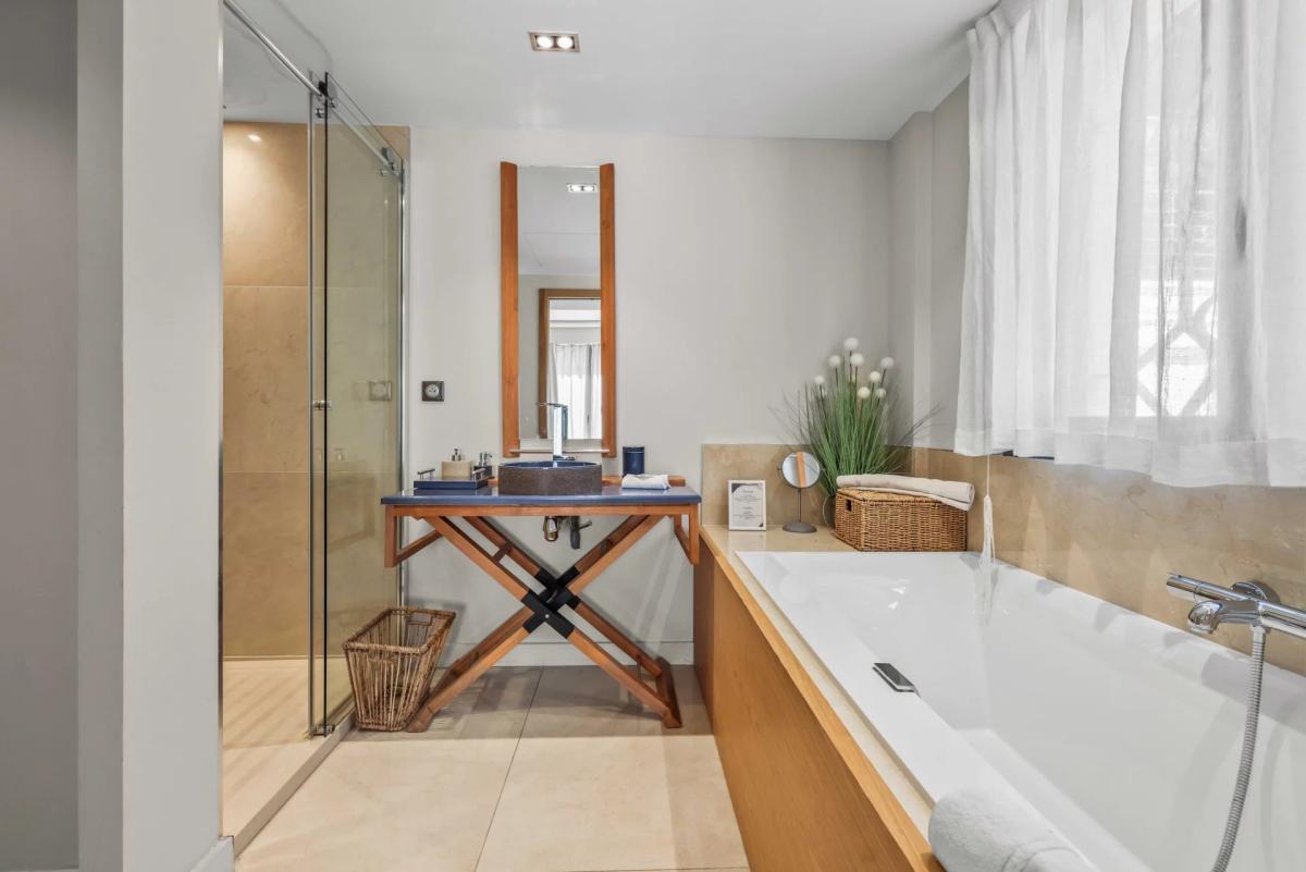 CANNES CROISETTE – UNIQUE VILLA