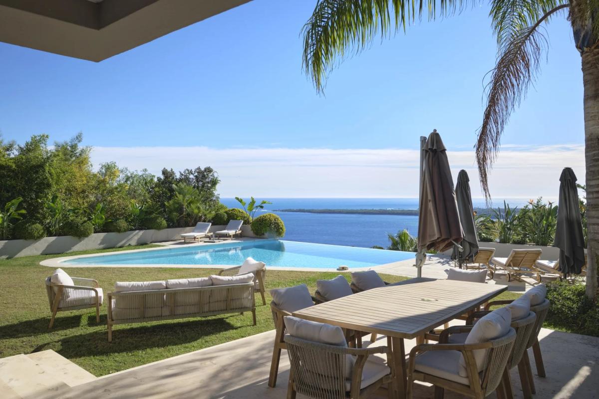 CANNES VILLA RENOVEE VUE MER PANORAMIQUE A VENDRE