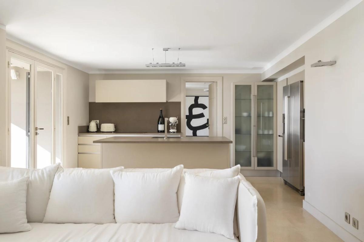 CANNES VILLA RENOVEE VUE MER PANORAMIQUE A VENDRE