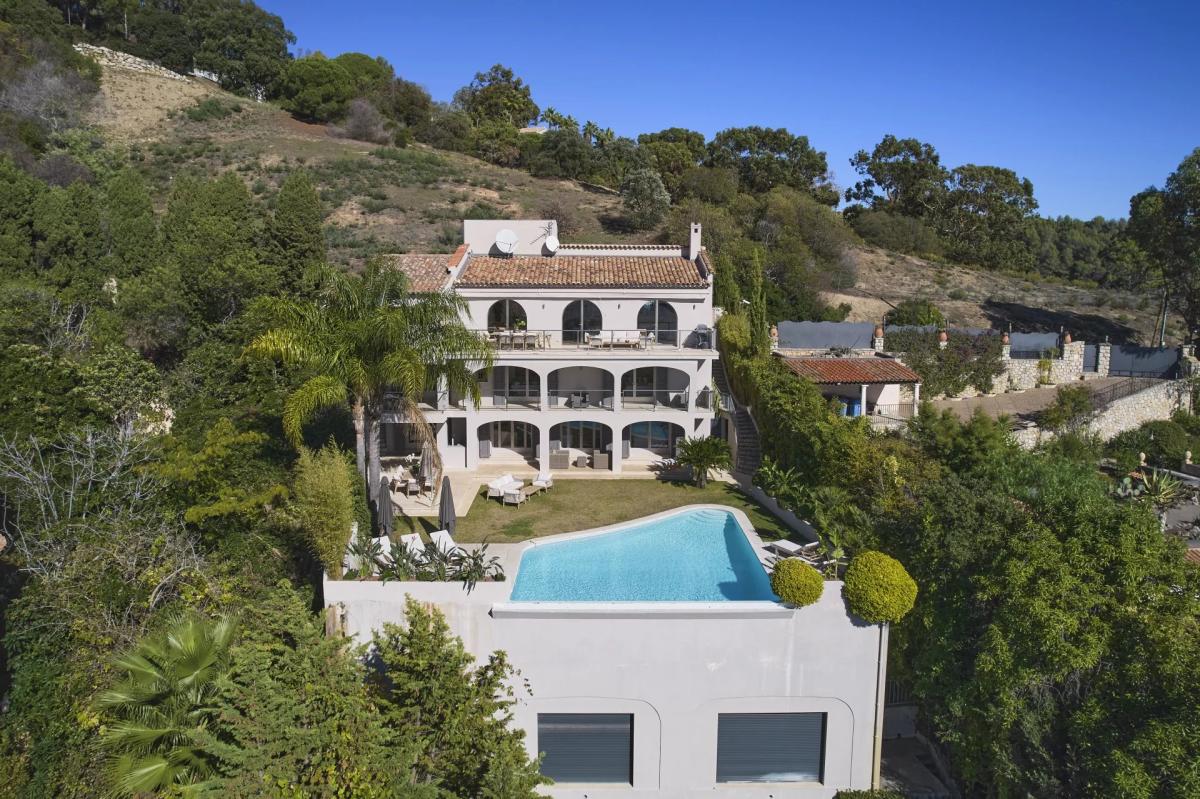 CANNES VILLA RENOVEE VUE MER PANORAMIQUE A VENDRE