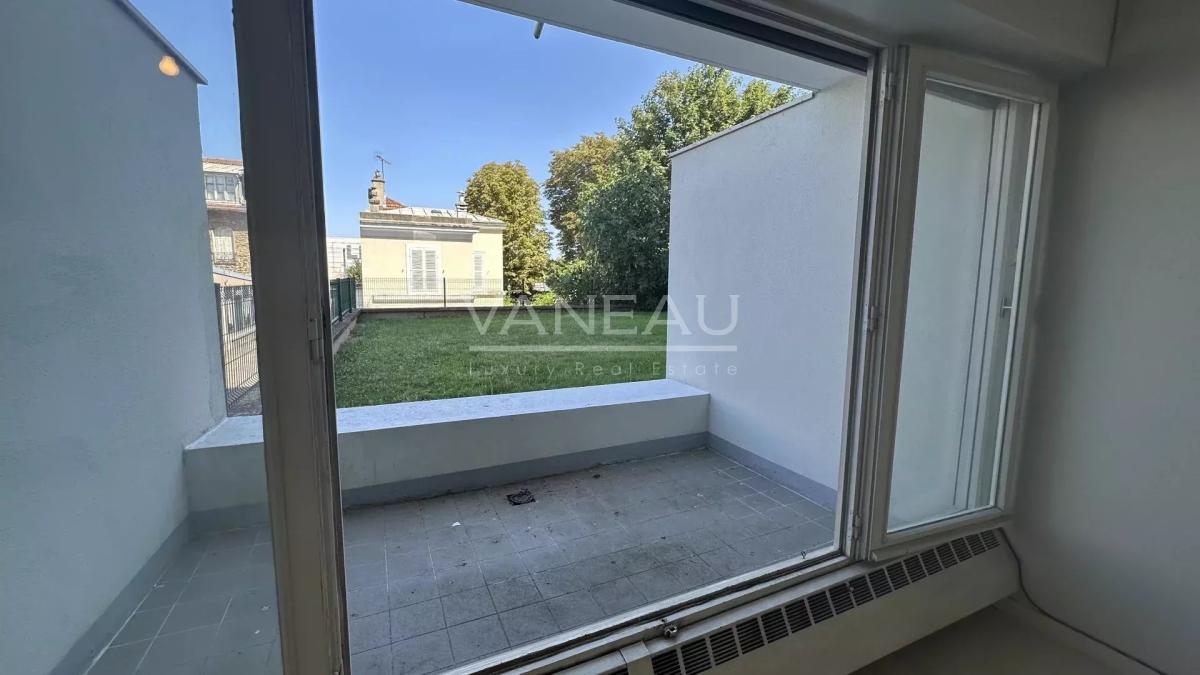 Studio avec Terrasse, box et résidence rénovée et sécurisée – Vi