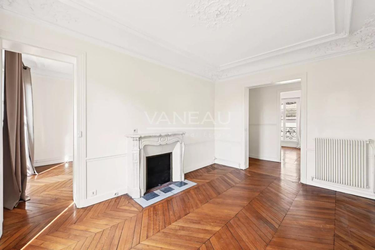 Paris XVIe - Auteuil - Appartement traversant en étage élevé.