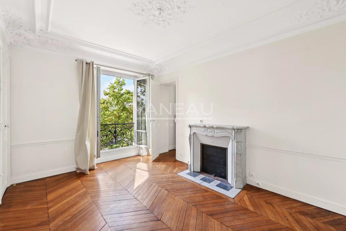 Paris XVIe - Auteuil - Appartement traversant en étage élevé.