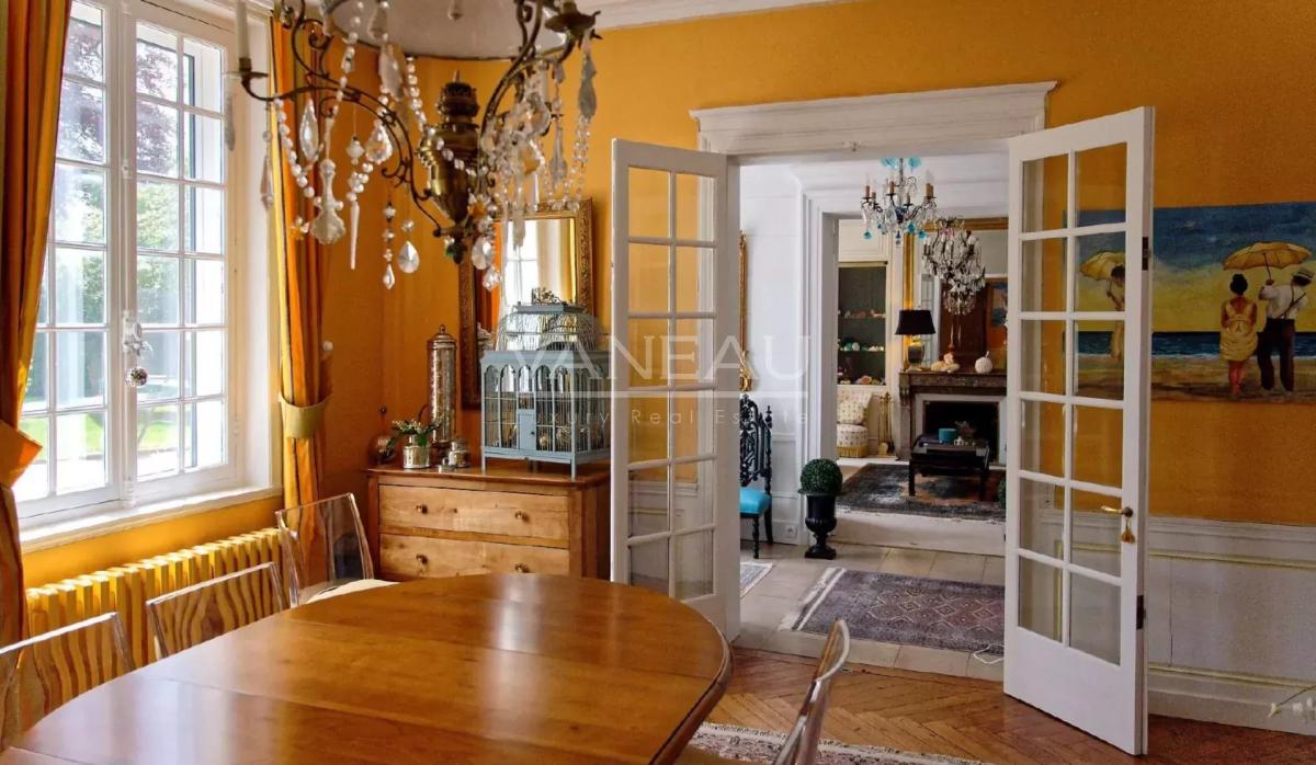 Maison de maitre en Normandie au cœur d’un parc paysager.