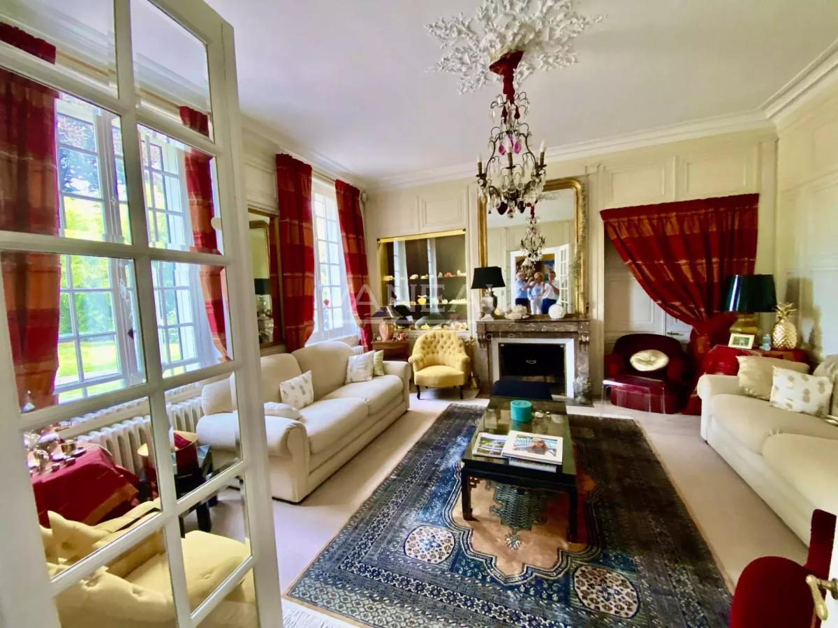 Maison de maitre en Normandie au cœur d’un parc paysager.