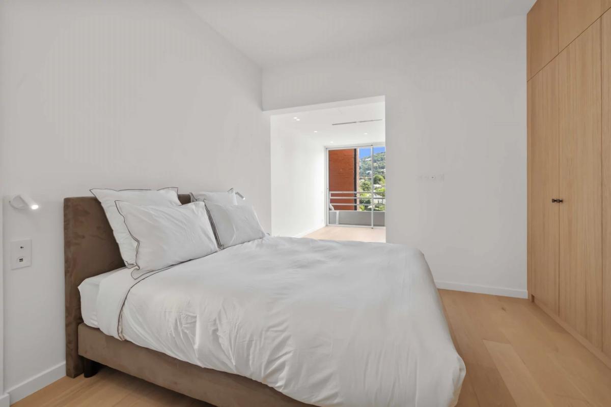 Cannes Montfleury – 4 pièces entièrement rénové avec vue mer pan