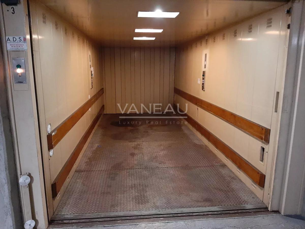 Paris XVe - PARKING
