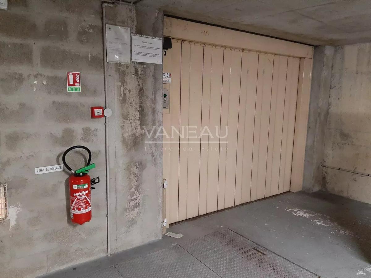 Paris XVe - PARKING