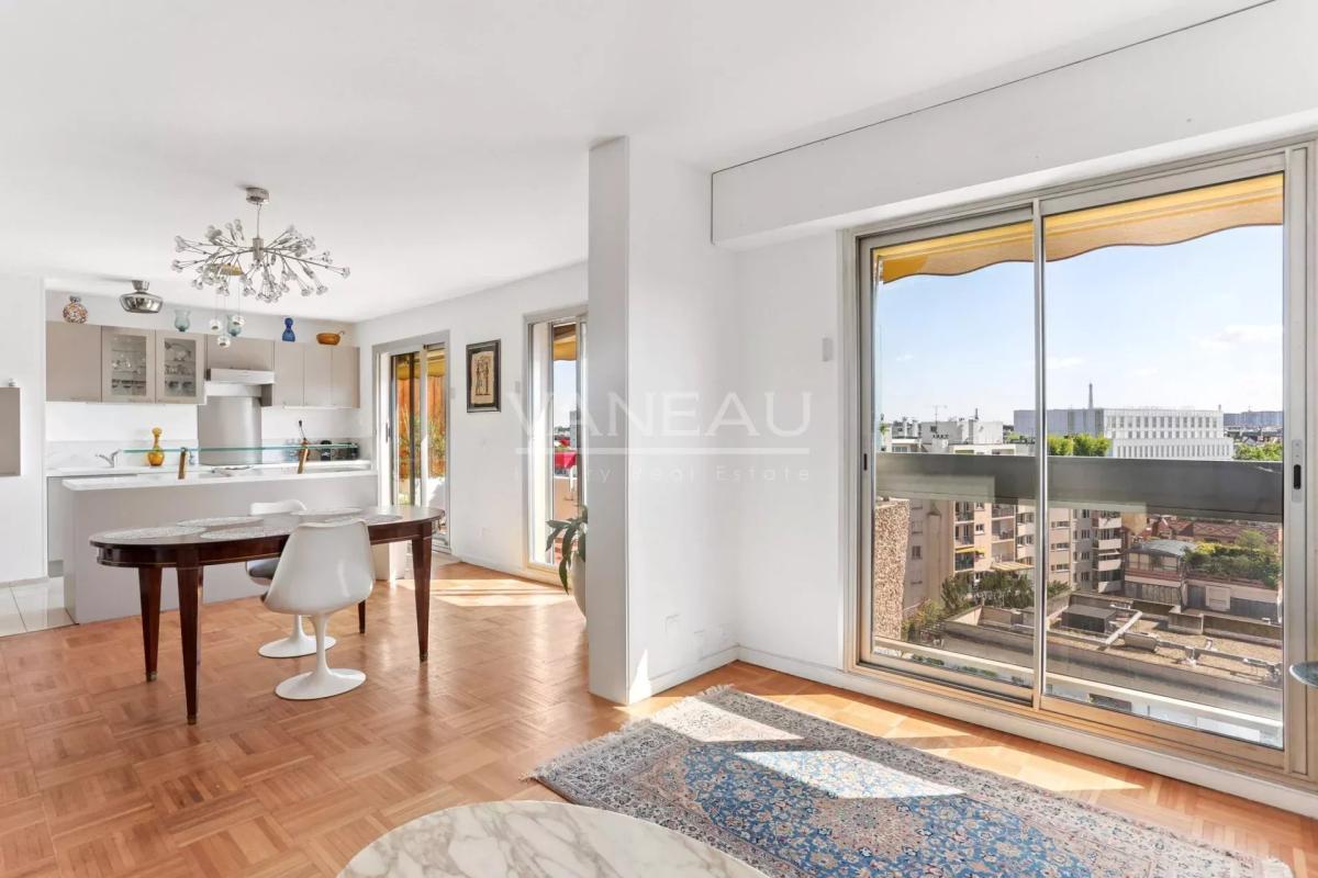 6 pièces en dernier étage avec balcons et vues dégagées
