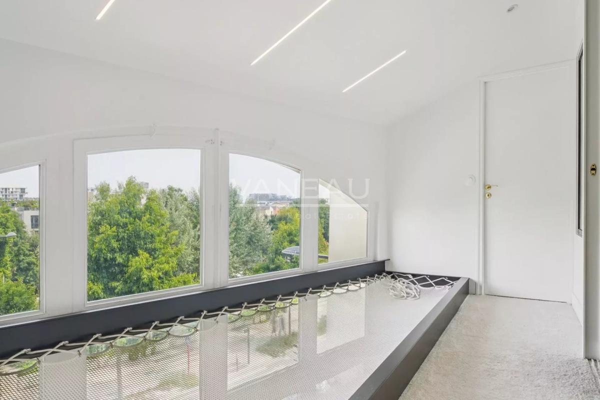Dernier étage - Vue dégagée - 100 M2 surface habitable
