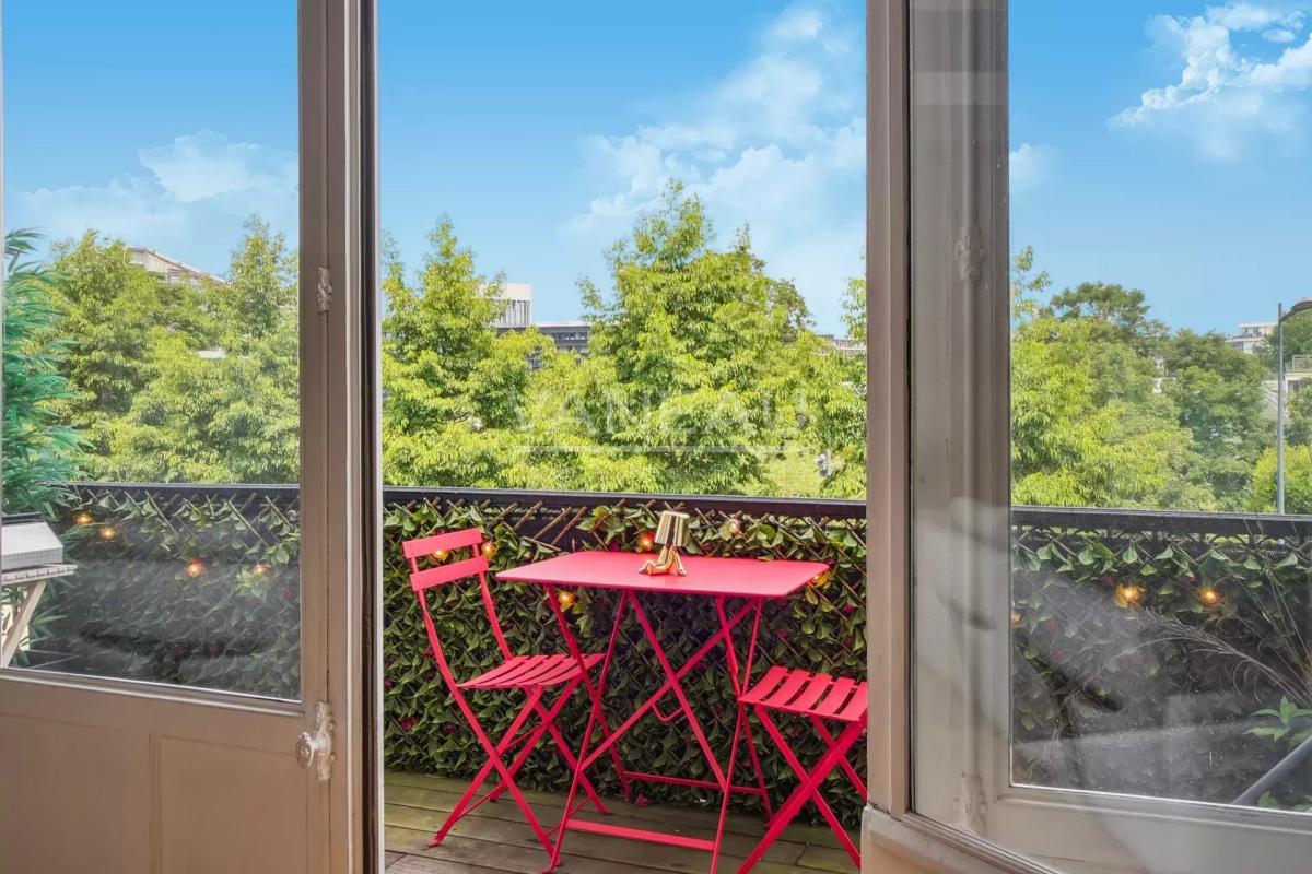 Dernier étage - Vue dégagée - 100 M2 surface habitable