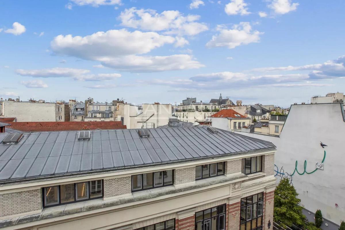 Paris IIème - Dernier étage avec ascenseur - vue dégagée
