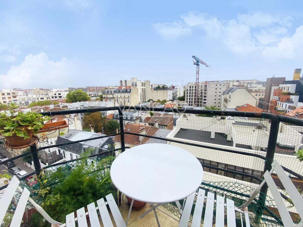 Boulogne centre trois pièces dernier étage avec balcon