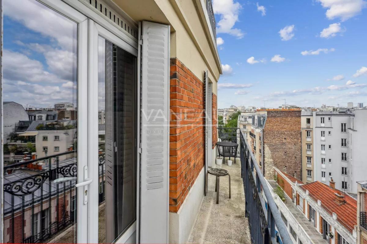 Paris 12e - Porte Dorée - Vues dégagées - étage élevé avec ascen