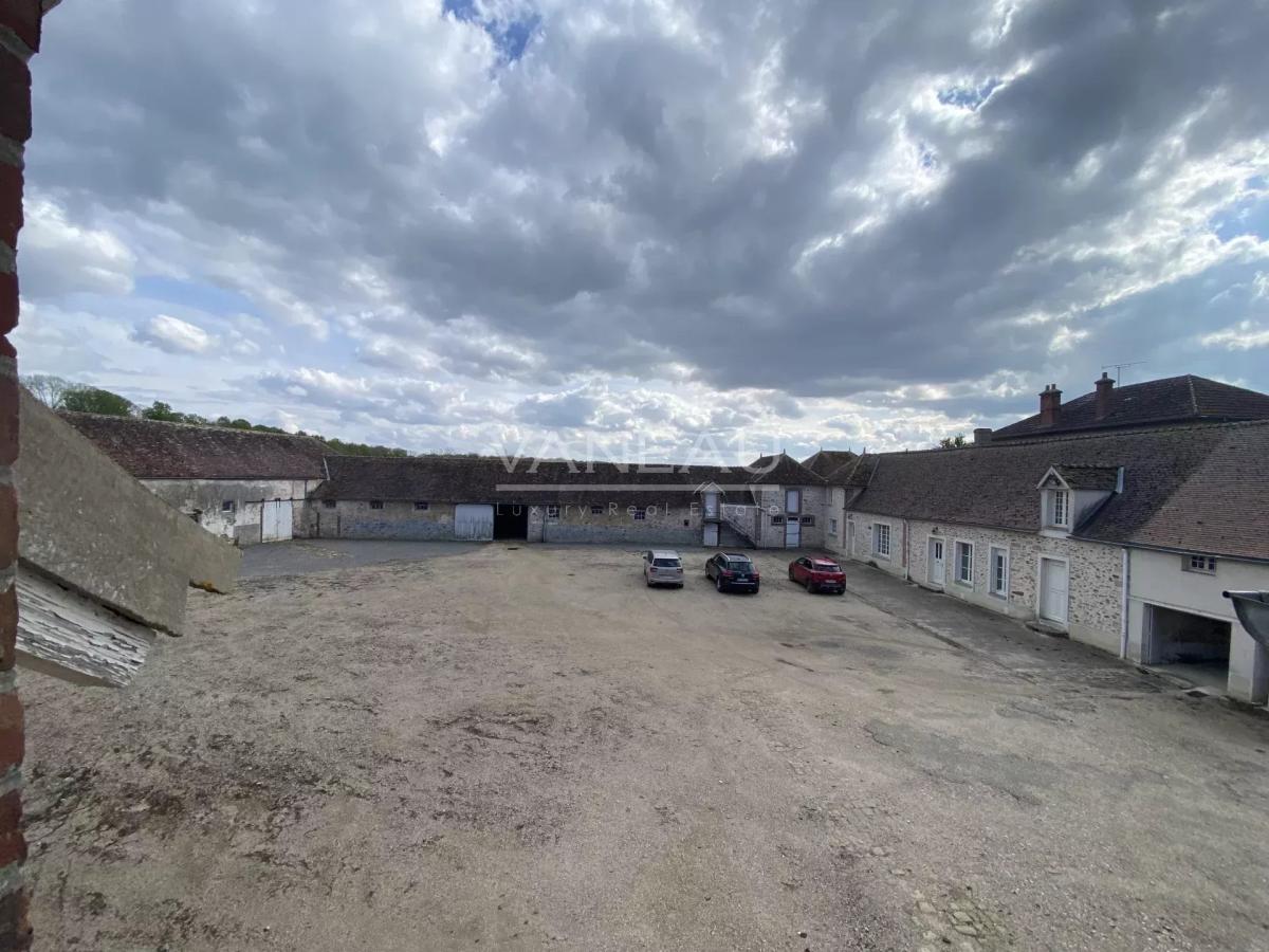 Corps de ferme historique à vendre – La Chapelle-Gauthier (Seine