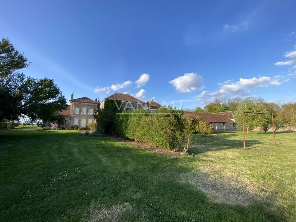 Corps de ferme historique à vendre – La Chapelle-Gauthier (Seine