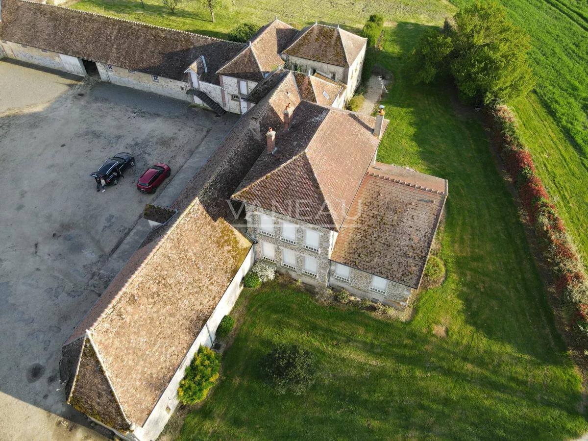 Corps de ferme historique à vendre – La Chapelle-Gauthier (Seine