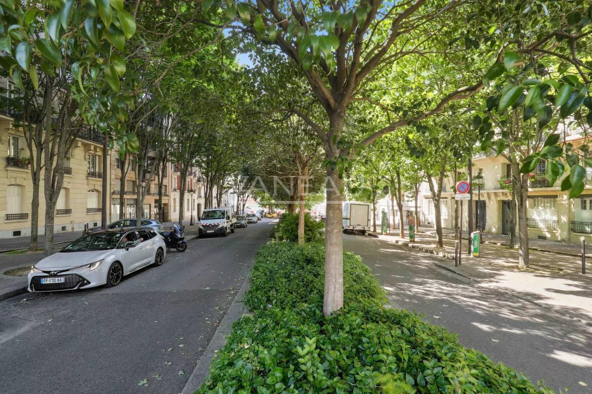 Maison neuve avec terrasse et jardin