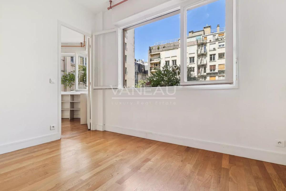 PARIS XV - Mairie : Appartement deux pièces avec vue dégagée