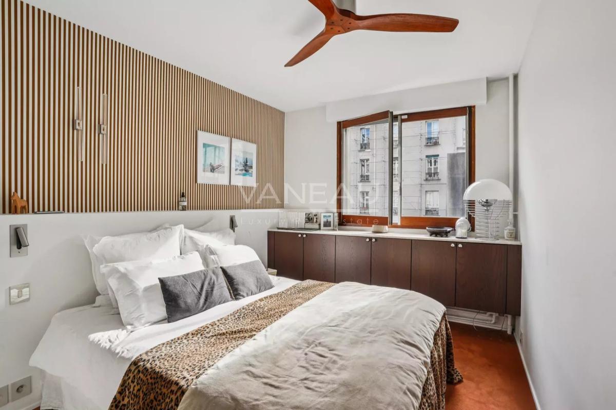 Paris IXe. Victor Massé - Appartement rénové avec balcon.