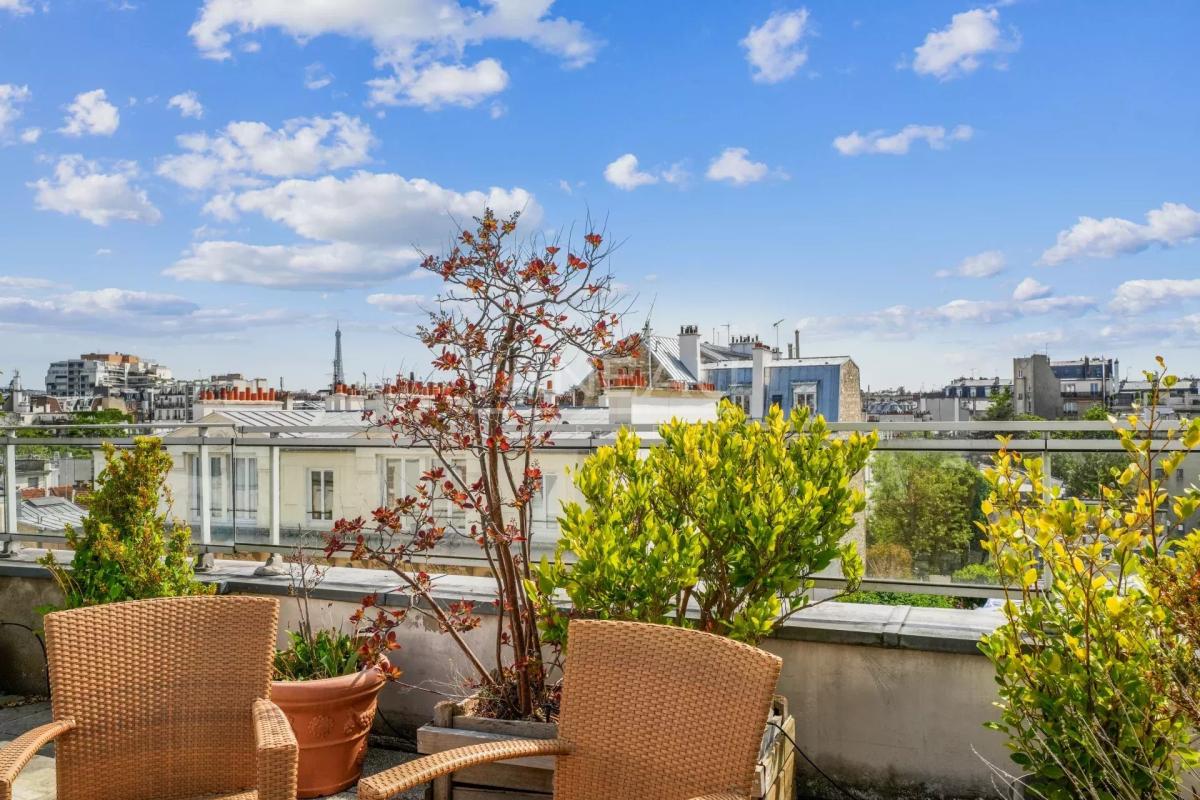 Neuilly- Full Pasteur -Terrasse.