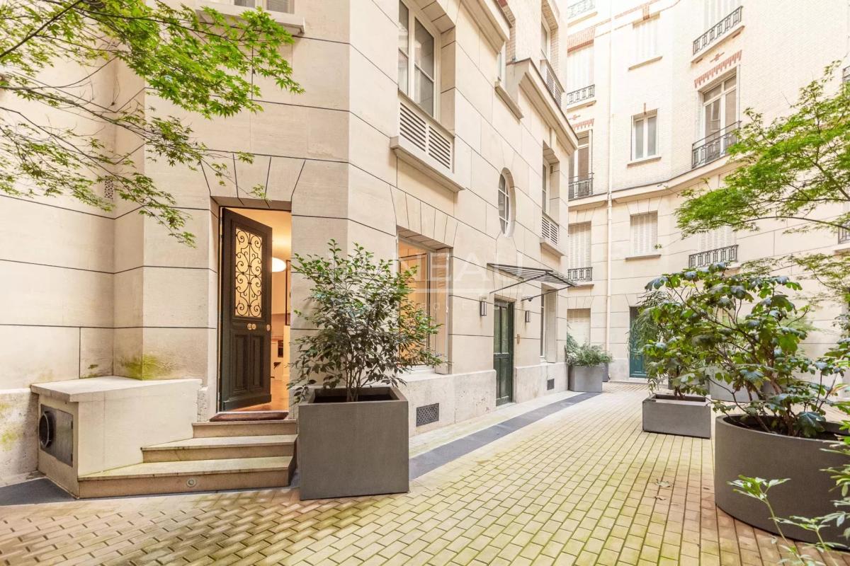 EXCLUSIVITE / Magnifique deux pièces au calme absolu de l'avenue