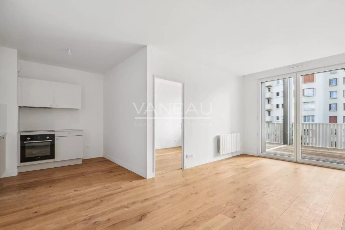 Issy-les-Moulineaux - Appartement trois pièces rénové balcon
